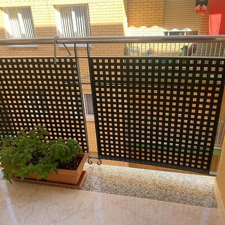 Alquilo Hermoso Apartamento En La Paradisiaca Oropesa Del Mar, 2Habitaciones, 1 Bano, Cocina, Salon, Aire Acondicionado Y Balcon A 400 Metros De La Playa Morro De Gos, Muy Cerca De Supermercados, Comercios Y Bares Buitenkant foto