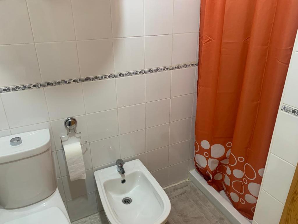Alquilo Hermoso Apartamento En La Paradisiaca Oropesa Del Mar, 2Habitaciones, 1 Bano, Cocina, Salon, Aire Acondicionado Y Balcon A 400 Metros De La Playa Morro De Gos, Muy Cerca De Supermercados, Comercios Y Bares Buitenkant foto