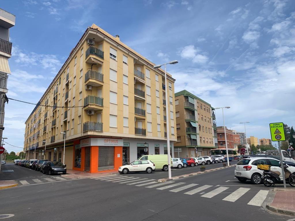 Alquilo Hermoso Apartamento En La Paradisiaca Oropesa Del Mar, 2Habitaciones, 1 Bano, Cocina, Salon, Aire Acondicionado Y Balcon A 400 Metros De La Playa Morro De Gos, Muy Cerca De Supermercados, Comercios Y Bares Buitenkant foto